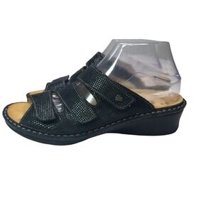 Finn Comfort Cremona black slides sandals